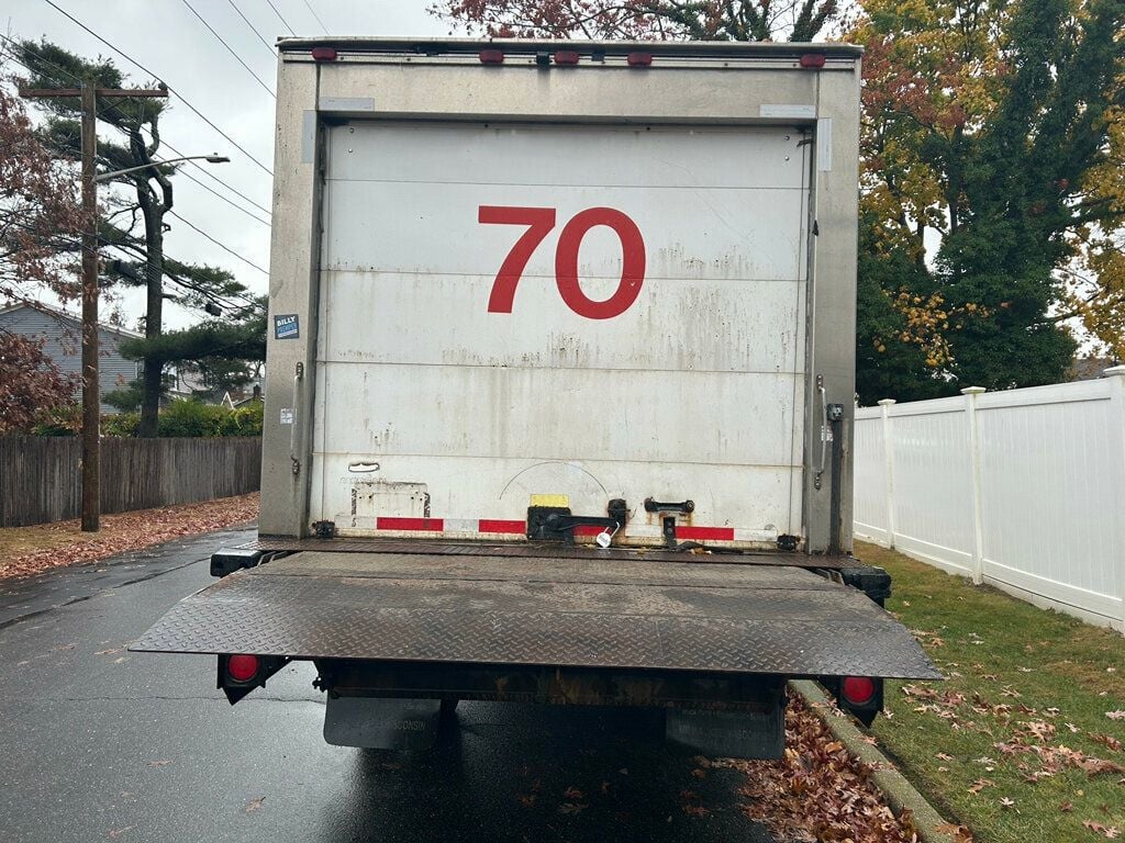 2002 GMC REEFER BOX TRUCK WITH LIFTGATE - 22680472 - 26