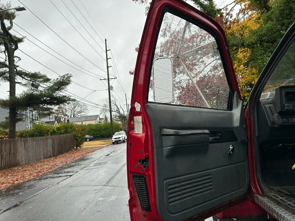 2002 GMC REEFER BOX TRUCK WITH LIFTGATE - 22680472 - 37