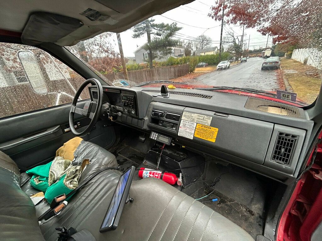 2002 GMC REEFER BOX TRUCK WITH LIFTGATE - 22680472 - 42