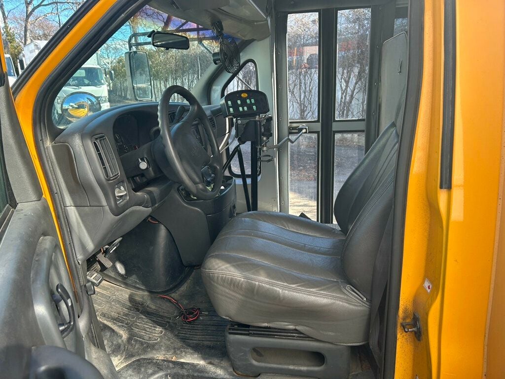 2002 GMC Savana G3500 Mini School BUS - 22766536 - 5