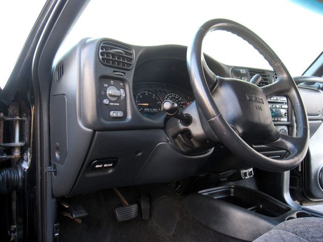2002 GMC Sonoma Crew Cab 123" WB 4WD SLS - 22973629 - 18