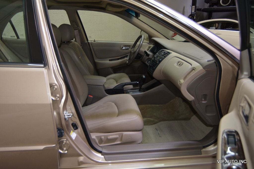 2002 Honda Accord Sedan EX Automatic V6 w/Leather - 23055674 - 17