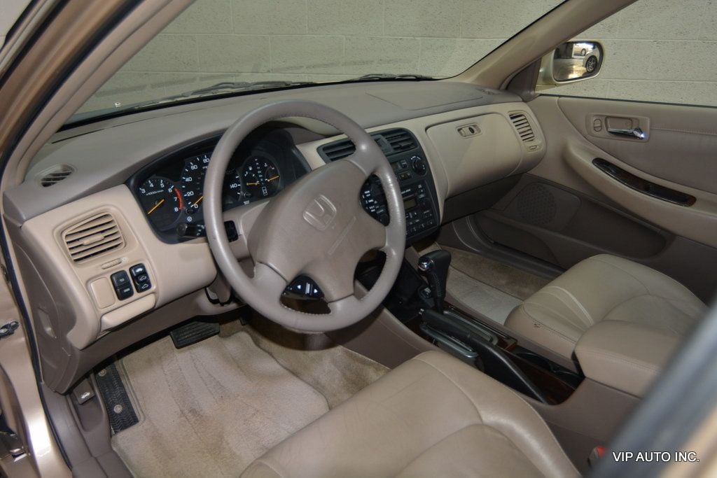 2002 Honda Accord Sedan EX Automatic V6 w/Leather - 23055674 - 18