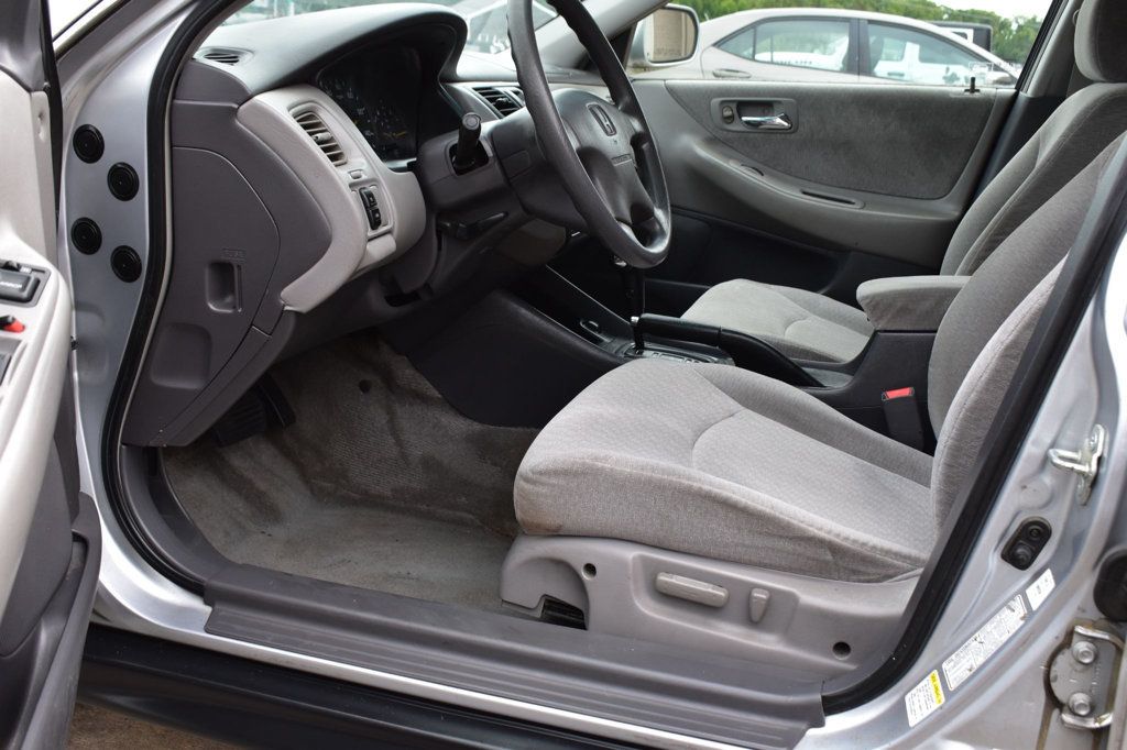2002 Honda Accord Sedan LX Automatic V6 - 23088858 - 18