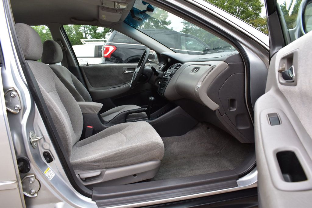 2002 Honda Accord Sedan LX Automatic V6 - 23088858 - 19