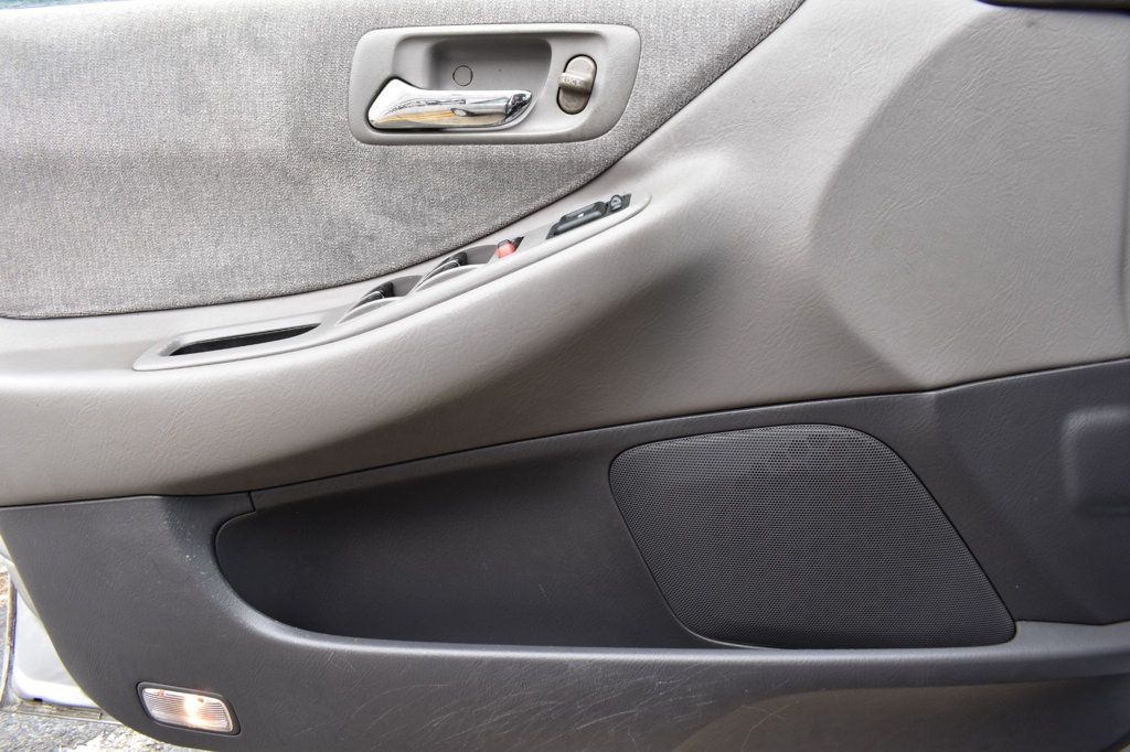 2002 Honda Accord Sedan LX Automatic V6 - 23088858 - 38