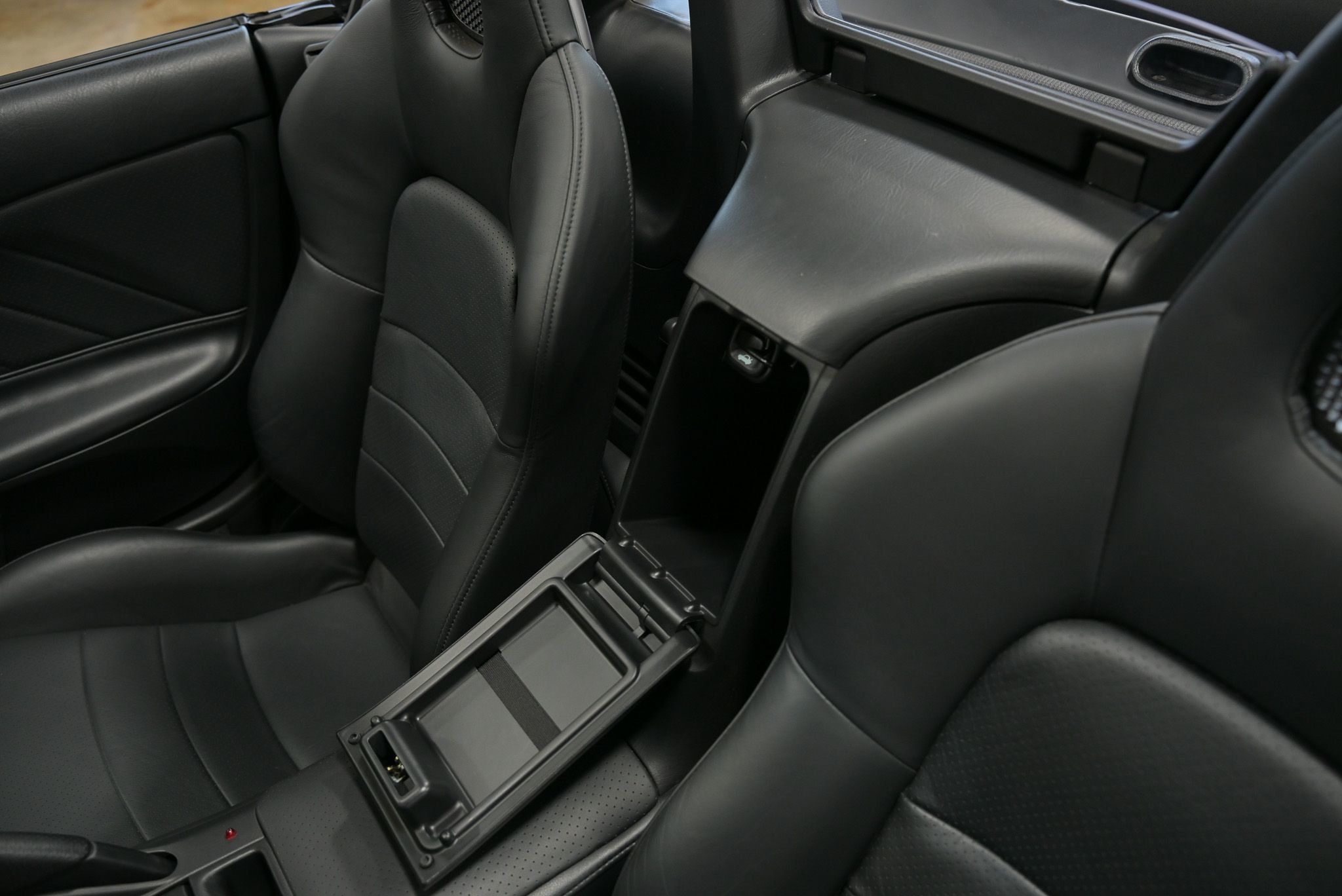 2002 Honda S2000 photo 36
