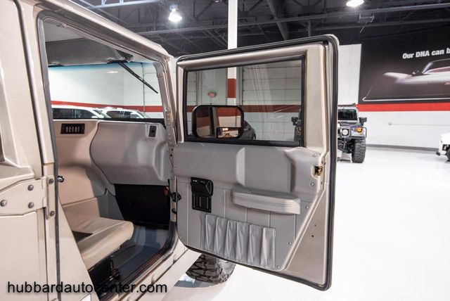 2002 HUMMER H1 4-Passenger Wagon Enclosed - 12795032 - 63