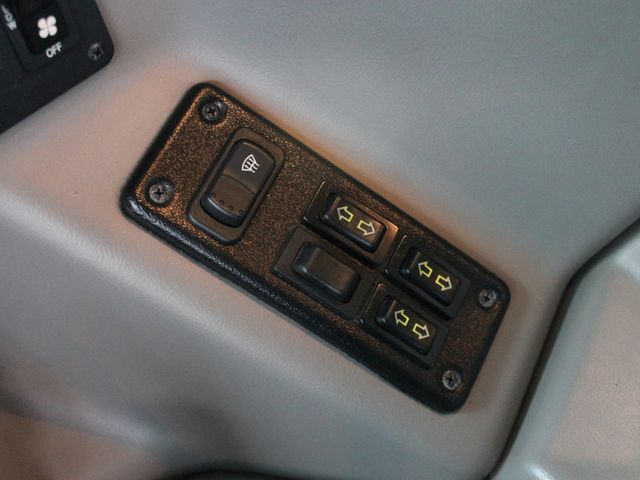 2002 HUMMER H1 4-Passenger Wgn Enclosed - 12176085 - 22