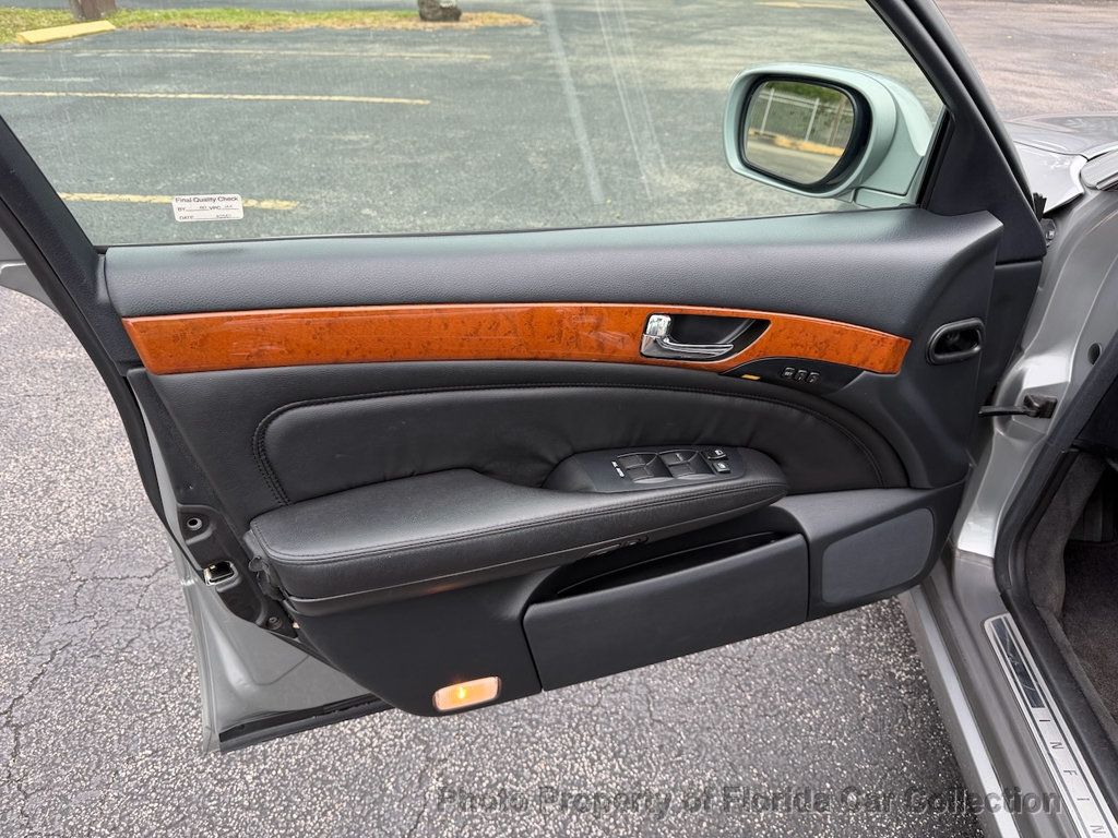 2002 INFINITI Q45 Luxury Performance Sedan Premium Package - 22934170 - 32