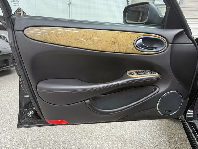 2002 Jaguar XJ XJR/R Performance Pkg/Heated Front-Rear Leather Seats - 23067916 - 24