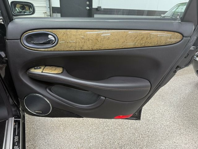 2002 Jaguar XJ XJR/R Performance Pkg/Heated Front-Rear Leather Seats - 23067916 - 32