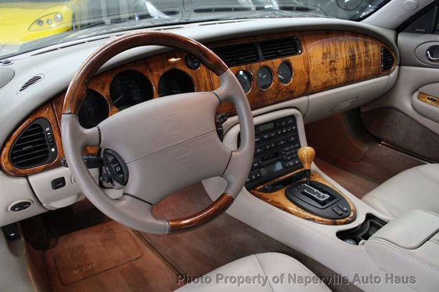 2002 Jaguar XK8 2dr Convertible XK8 - 23025525 - 14