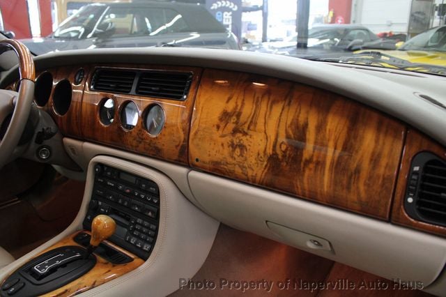 2002 Jaguar XK8 2dr Convertible XK8 - 23025525 - 34