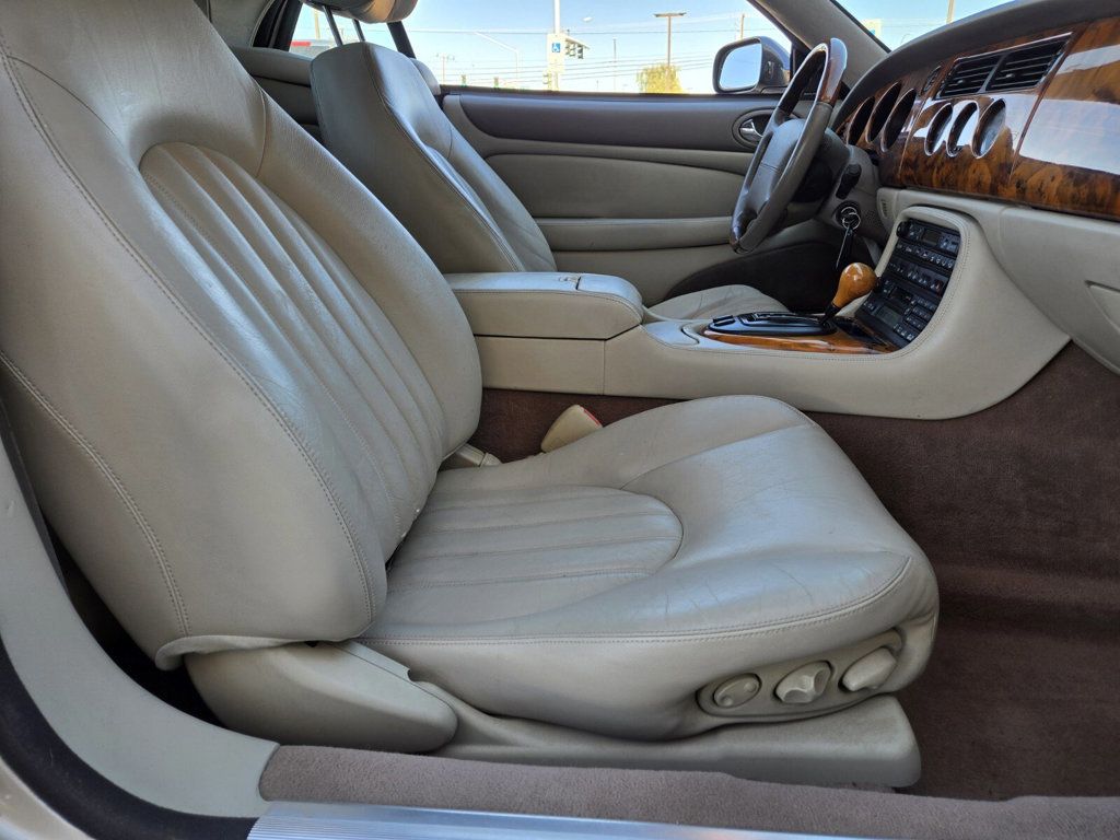 2002 Jaguar XK8 2dr Convertible XK8 - 22934071 - 11