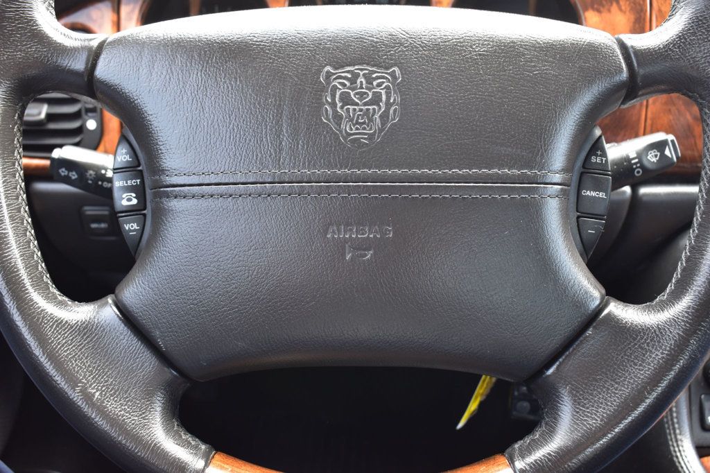 2002 Jaguar XK8 2dr Convertible XK8 - 23015870 - 18