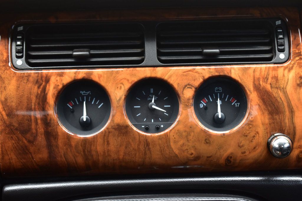 2002 Jaguar XK8 2dr Convertible XK8 - 23015870 - 24