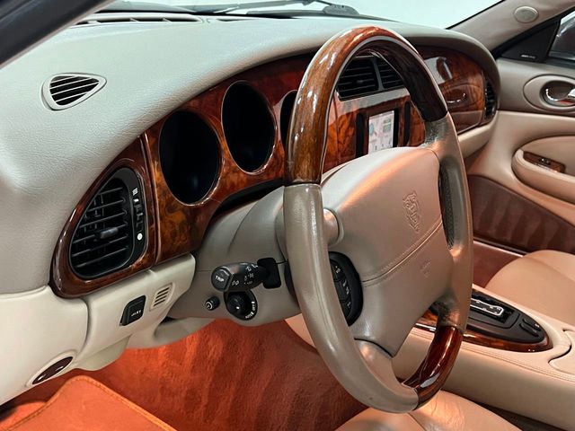 2002 Jaguar XK8 2dr Coupe XKR - 22195299 - 33