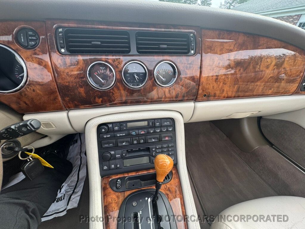 2002 Jaguar XK 8 Convertible photo 15