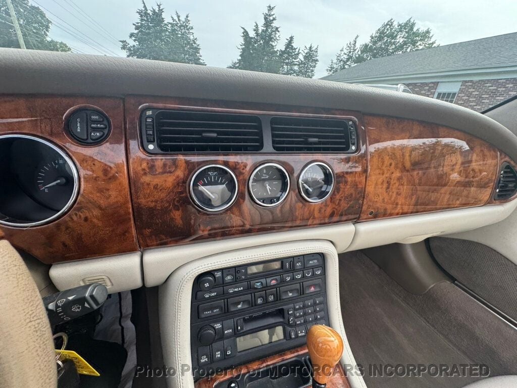 2002 Jaguar XK 8 Convertible photo 16