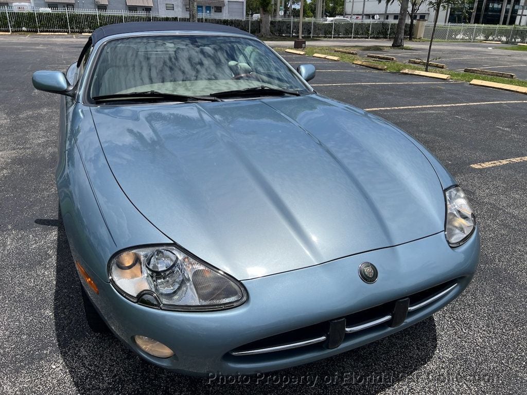 2002 Jaguar XK 8 Convertible photo 27