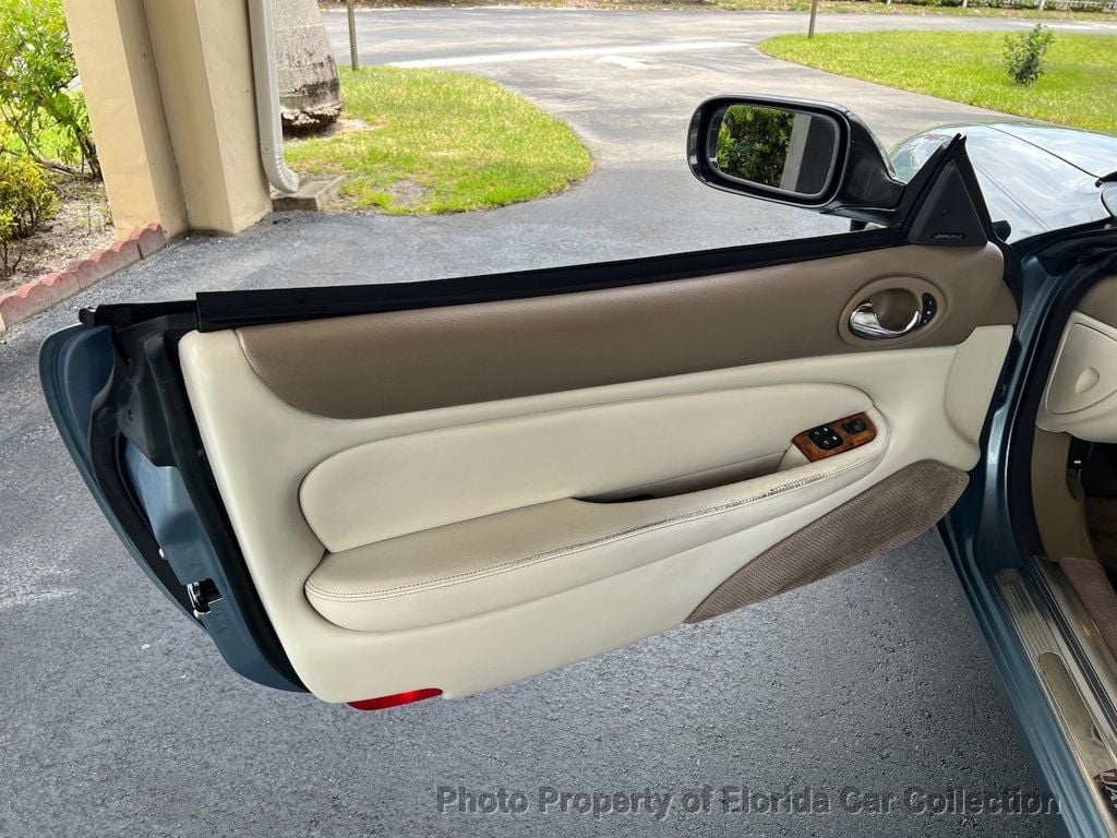 2002 Jaguar XK 8 Convertible photo 35