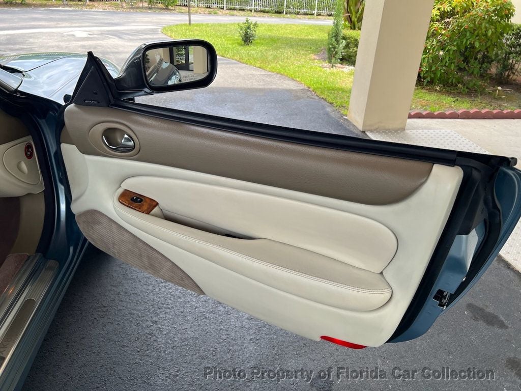 2002 Jaguar XK 8 Convertible photo 36