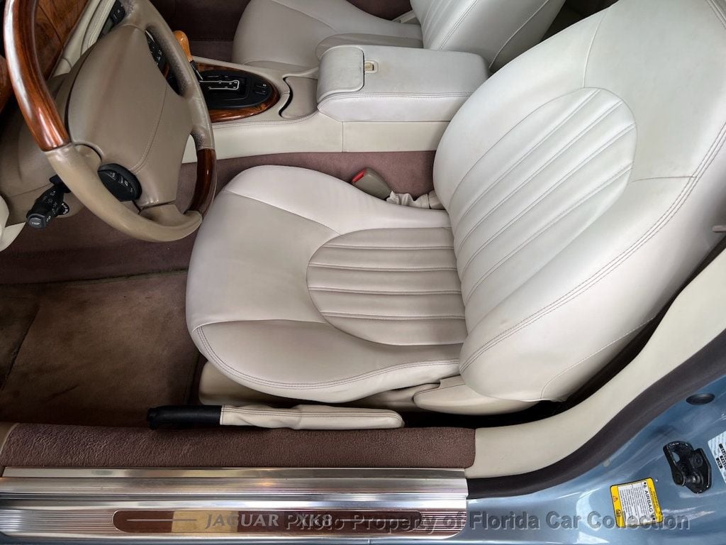 2002 Jaguar XK 8 Convertible photo 41
