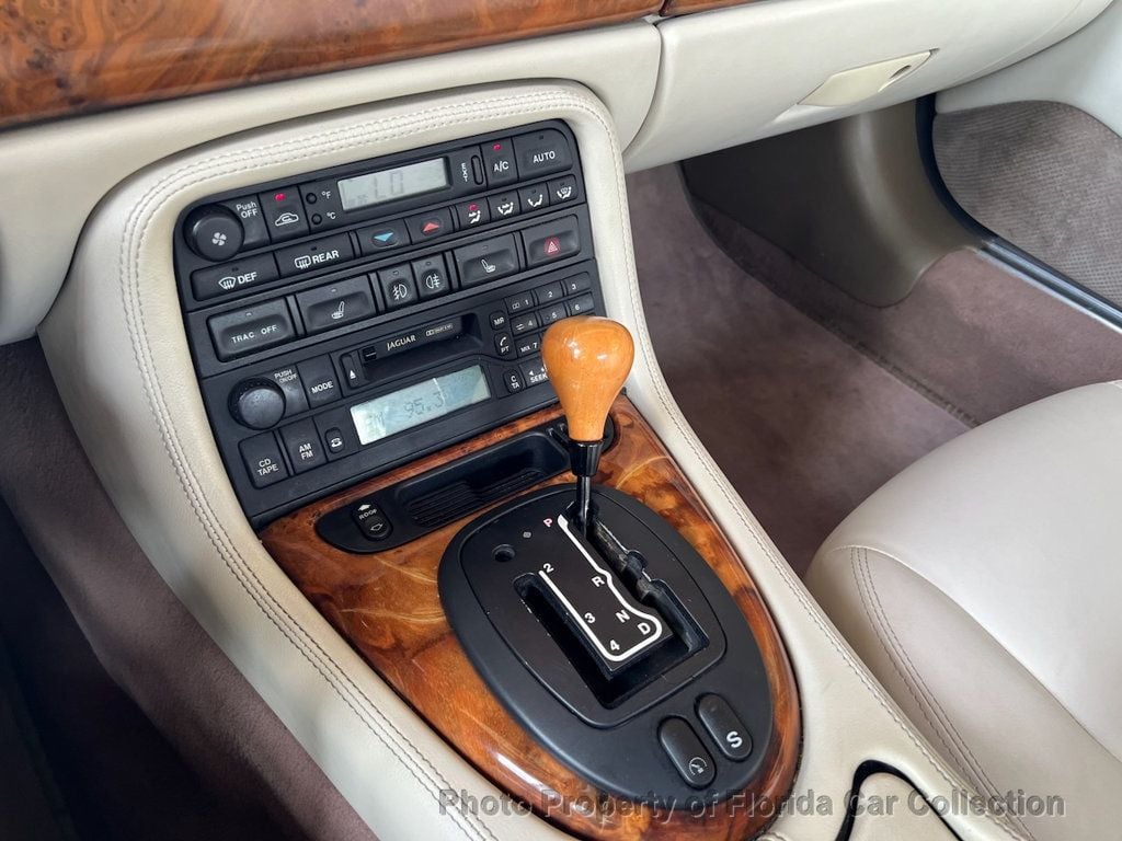 2002 Jaguar XK 8 Convertible photo 49