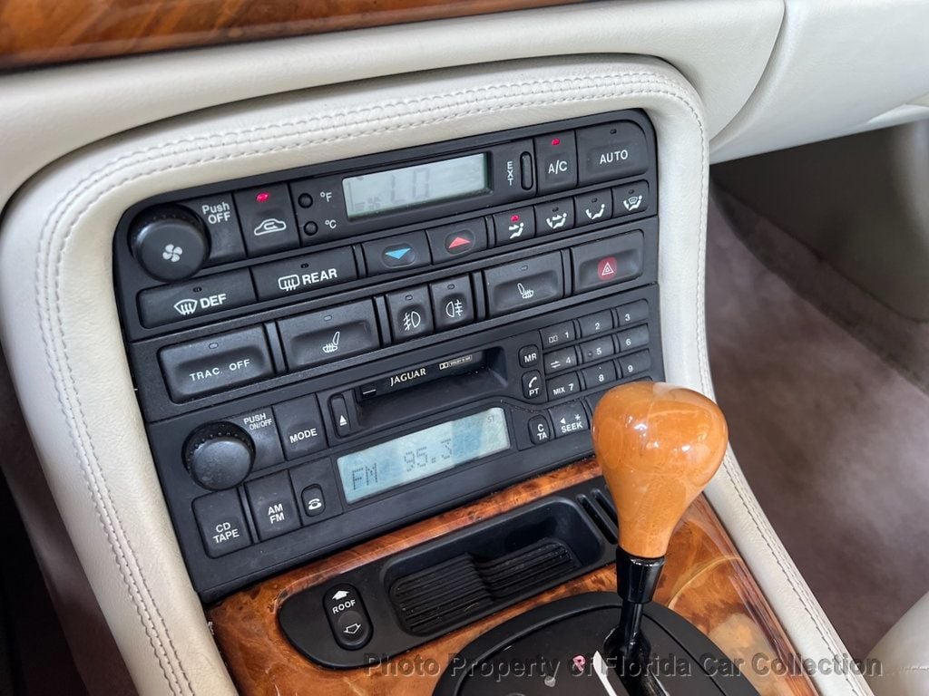 2002 Jaguar XK 8 Convertible photo 51