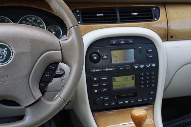 2002 Jaguar X-TYPE Base - 23081979 - 31