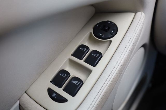 2002 Jaguar X-TYPE Base - 23081979 - 36