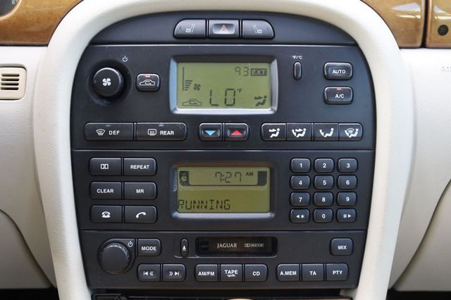 2002 Jaguar X-TYPE Base - 23081979 - 38