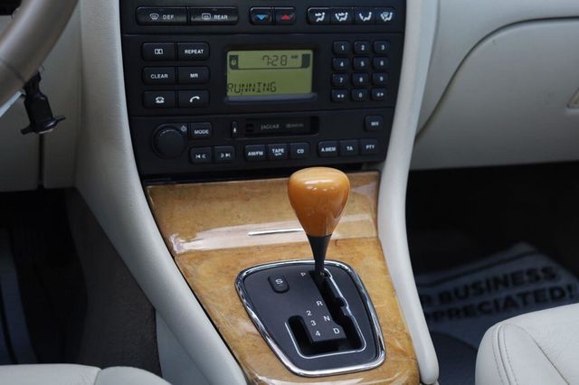 2002 Jaguar X-TYPE Base - 23081979 - 42