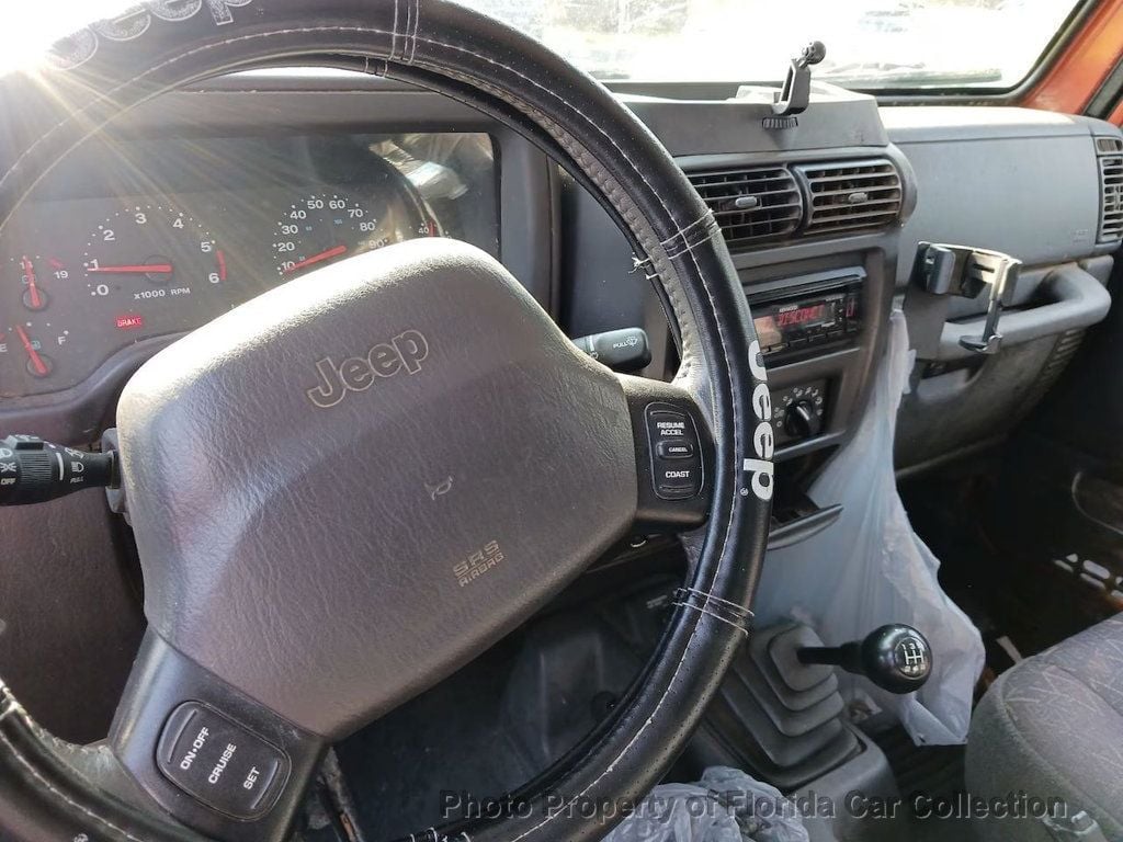 2002 Jeep Wrangler Sport 4WD 5-Speed Hard Top - 22465930 - 6