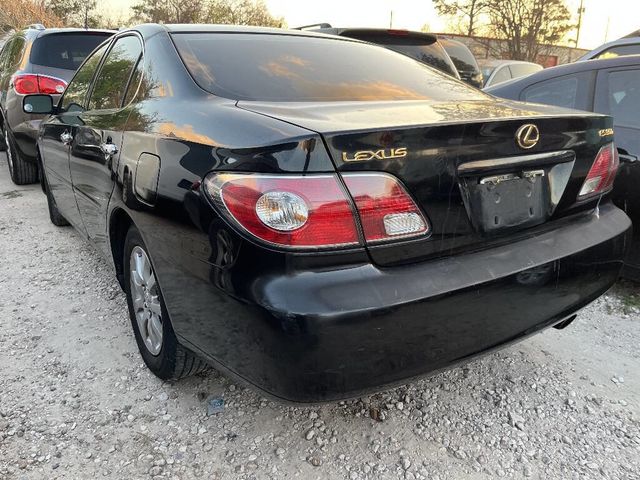 2002 Lexus ES 300 4dr Sedan - 22994629 - 1