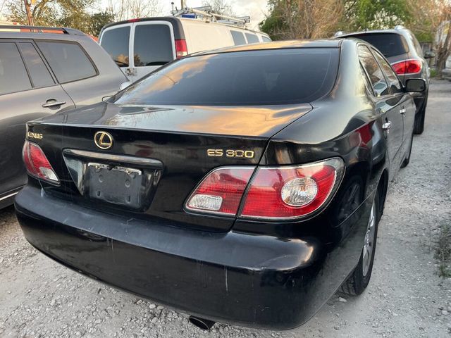 2002 Lexus ES 300 4dr Sedan - 22994629 - 2