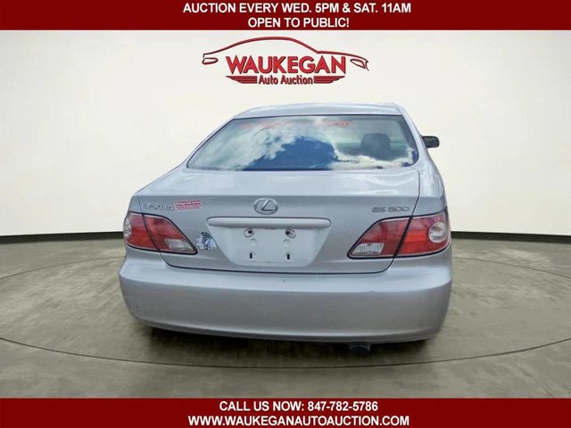 2002 Lexus ES 300 4dr Sedan - 23000602 - 4