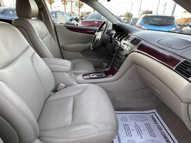 2002 Lexus ES 300 Base 4dr Sedan - 23052491 - 19