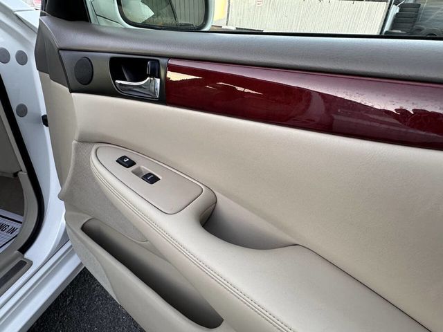 2002 Lexus ES 300 Base 4dr Sedan - 23052491 - 20