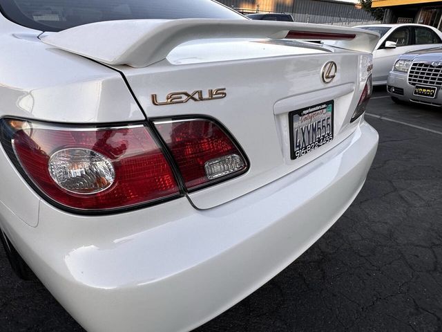 2002 Lexus ES 300 Base 4dr Sedan - 23052491 - 32