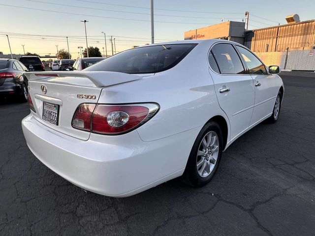 2002 Lexus ES 300 Base 4dr Sedan - 23052491 - 7