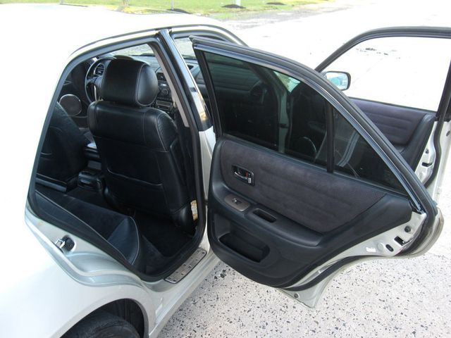 2002 Lexus IS 300 4dr Sedan Automatic Trans - 23040595 - 25