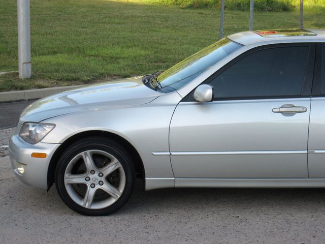 2002 Lexus IS 300 4dr Sedan Automatic Trans - 23040595 - 6