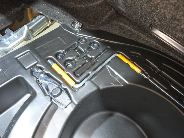 2002 Lexus IS 300 4dr Sedan Automatic Trans - 22948520 - 56