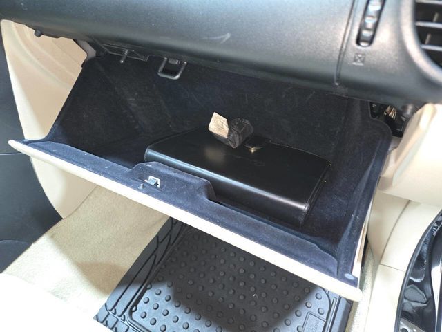 2002 Lexus IS 300 4dr Sedan Automatic Trans - 22948520 - 66