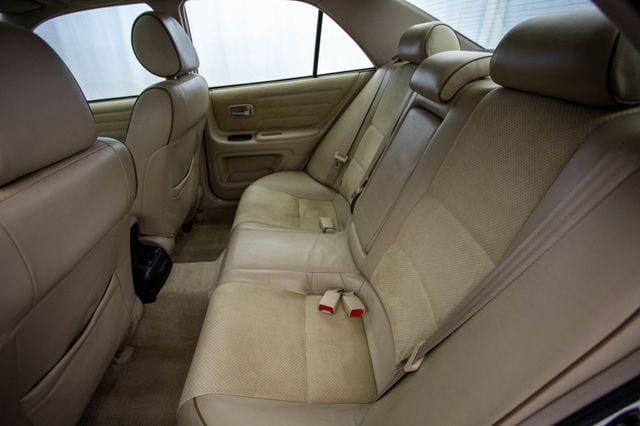 2002 Lexus IS 300 Base Trim - 22920552 - 23