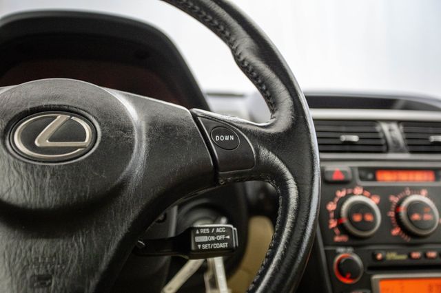 2002 Lexus IS 300 Base Trim - 22920552 - 50