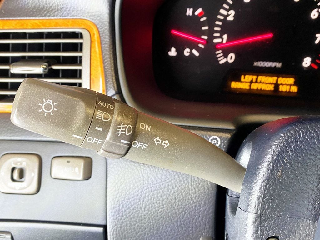 2002 Lexus LS 430 4dr Sedan - 22998606 - 24