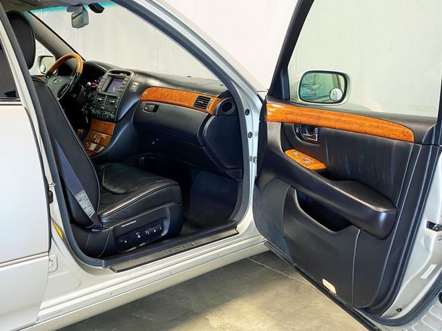 2002 Lexus LS 430 4dr Sedan - 22998606 - 38